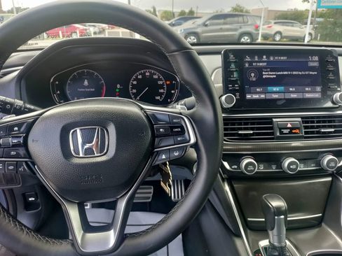 Used 2022 Honda Accord Sport image 2