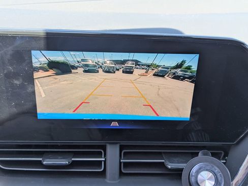 Used 2024 Chevrolet Trax LT w/ Driver Confidence Package FWD image 18