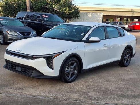 Used 2025 Kia K4 FWD image 3