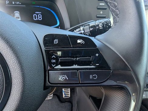 Certified 2025 Hyundai Elantra Sport image 22