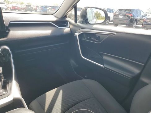 Used 2019 Toyota RAV4 LE image 11