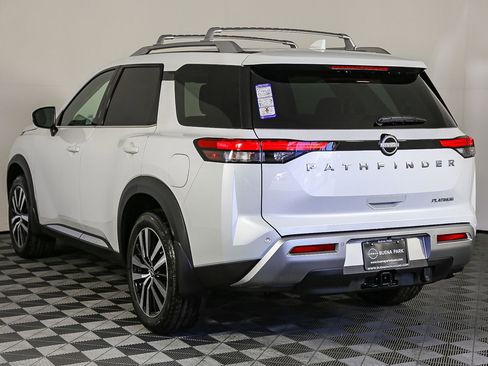 Certified 2025 Nissan Pathfinder Platinum image 6