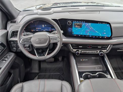 Used 2025 Chevrolet Suburban RST w/ RST Capability Package image 19