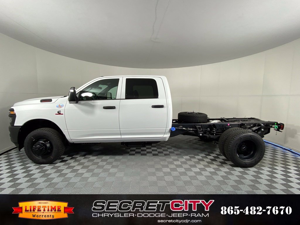 New 2027 RAM 3500 Tradesman AWD/4WD image 4