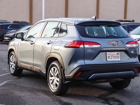 Certified 2022 Toyota Corolla Cross L image 9