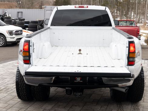 Used 2005 Chevrolet Silverado 3500 LT w/ Heavy-Duty Power Package image 30