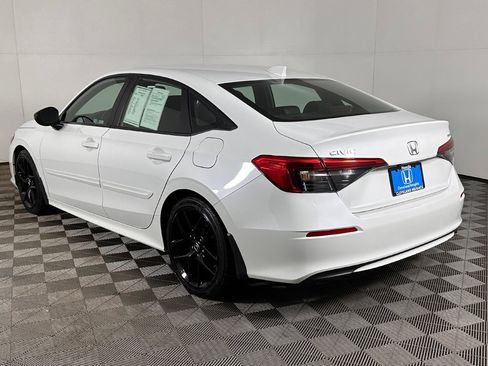 Used 2023 Honda Civic Sport image 6