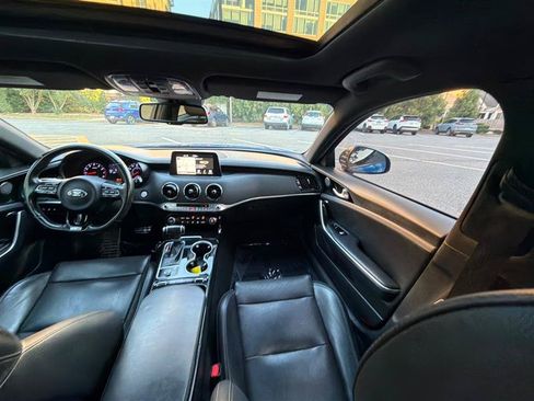 Used 2020 Kia Stinger GT-Line w/ Sun & Sound Package RWD image 32