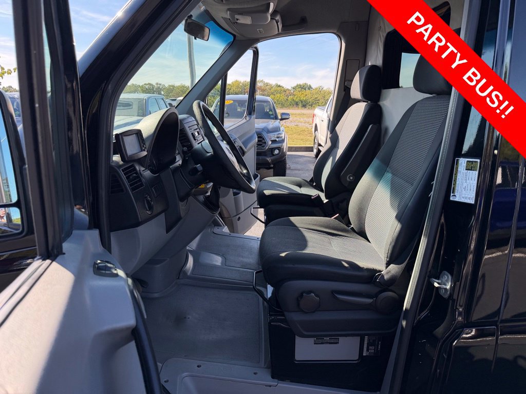 Used 2011 Mercedes-Benz Sprinter 2500 image 30