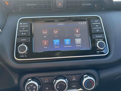 Used 2021 Nissan Kicks S image 18