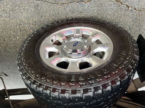 Used 2011 Ford F350 Lariat w/ FX4 4X4 Off-Road Pkg image 17