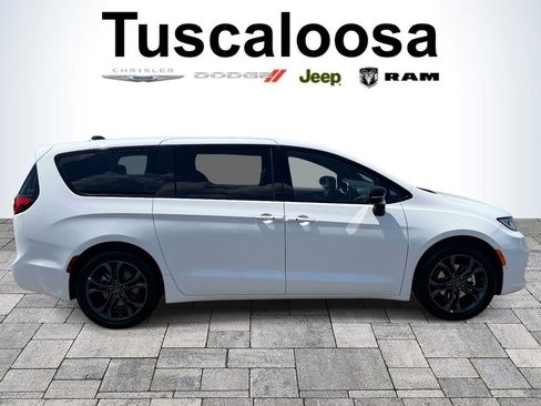 New 2026 Chrysler Pacifica Select FWD image 8