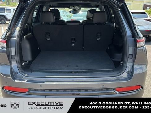 Used 2024 Jeep Grand Cherokee Altitude AWD/4WD image 25