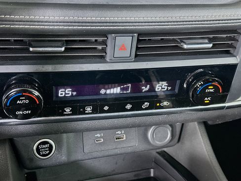 Used 2023 Nissan Rogue SV image 23