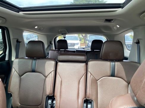 Used 2023 Honda Pilot Elite image 4