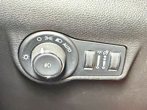 Used 2025 Jeep Compass Trailhawk AWD/4WD image 33