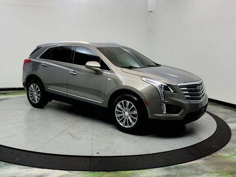 Used 2017 Cadillac XT5 Luxury w/ Driver Awareness Package FWD image 3