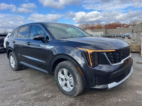 New 2026 Kia Sorento LX image 5