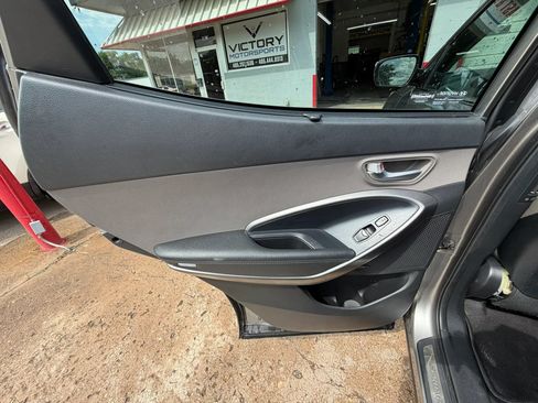 Used 2017 Hyundai Santa Fe Sport FWD image 20