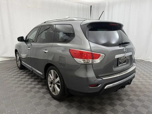 Used 2016 Nissan Pathfinder Platinum w/ Family Entertainment Package FWD image 7