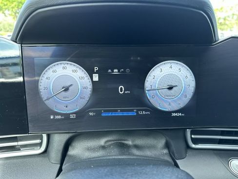 Used 2025 Hyundai Elantra SEL FWD image 26