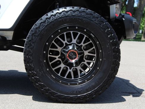 Used 2020 Jeep Wrangler Unlimited Rubicon w/ Dual Top Group AWD/4WD image 23