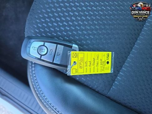 Used 2025 Ford Escape SE FWD image 28