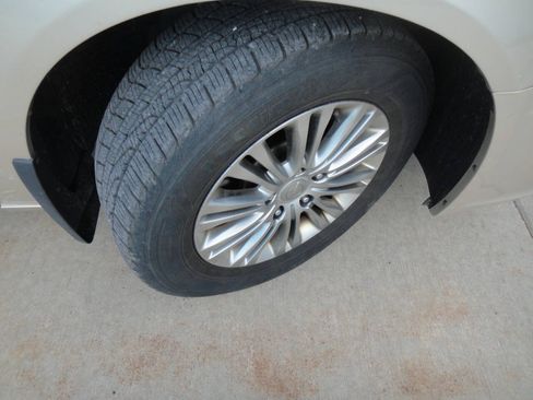 Used 2013 Chrysler Town & Country Touring-L w/ Entertainment Group #2 FWD image 24