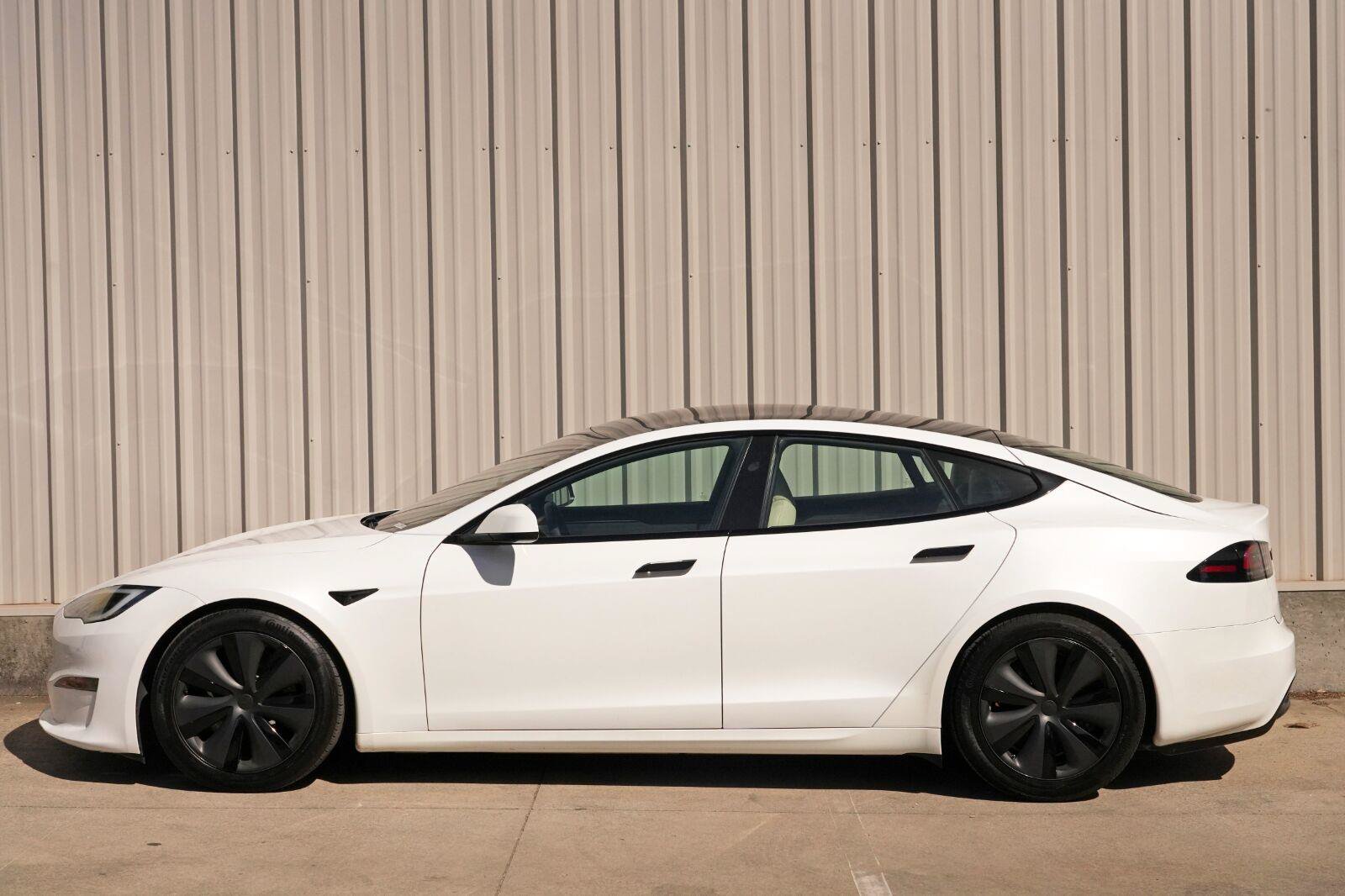 Used 2023 Tesla Model S Standard Range AWD/4WD image 9