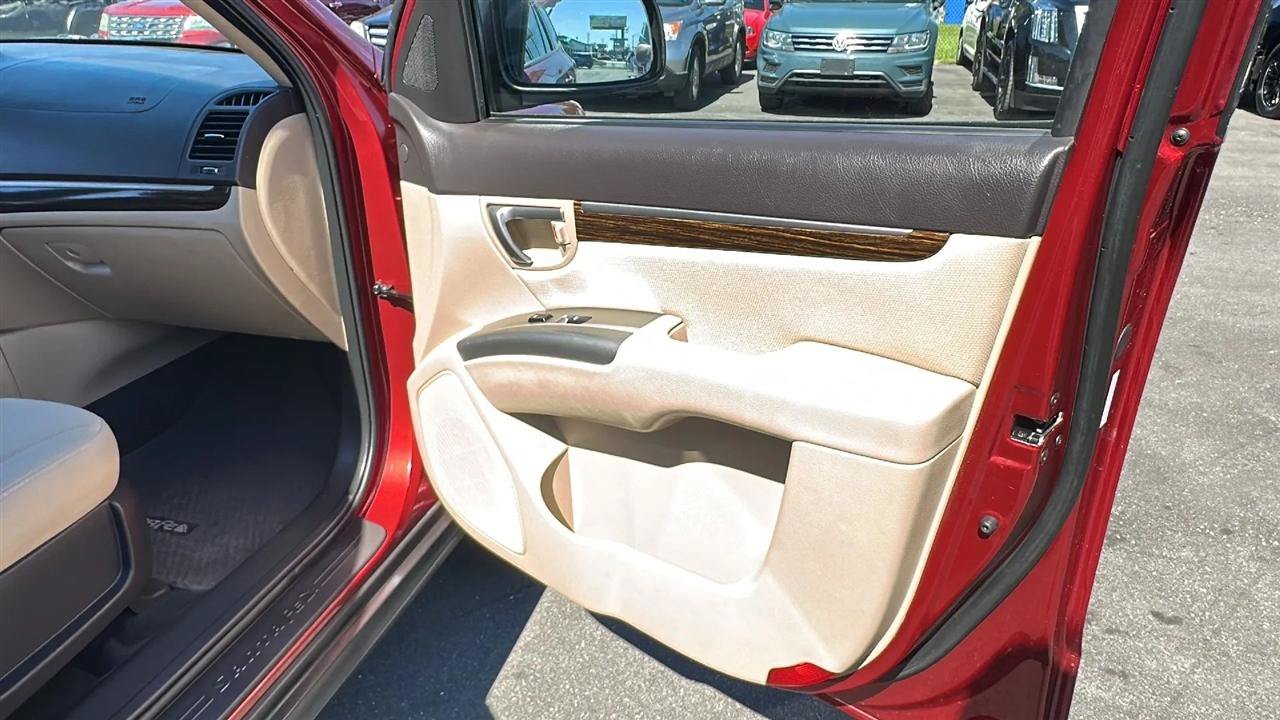 Used 2010 Hyundai Santa Fe GLS FWD image 35