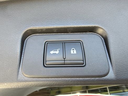 Used 2022 Nissan Rogue SL FWD image 34