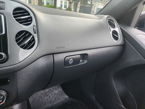 Used 2016 Volkswagen Tiguan R-Line FWD image 29