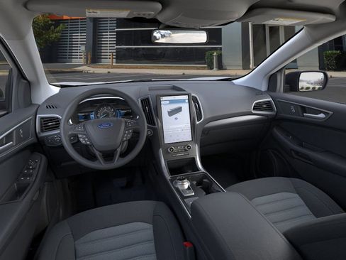 New 2024 Ford Edge SE image 9