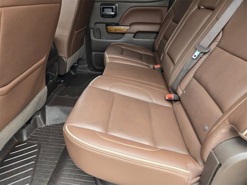 Used 2019 Chevrolet Silverado 2500 High Country w/ Duramax Plus Package image 28