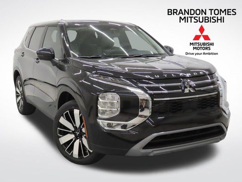 New 2026 Mitsubishi Outlander SE FWD image 1