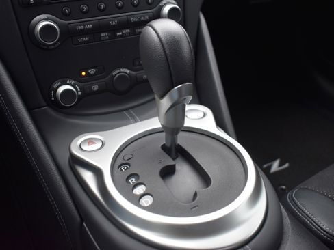 Used 2016 Nissan 370Z Touring image 22