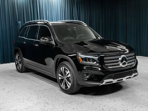 Certified 2025 Mercedes-Benz GLB 250 image 3