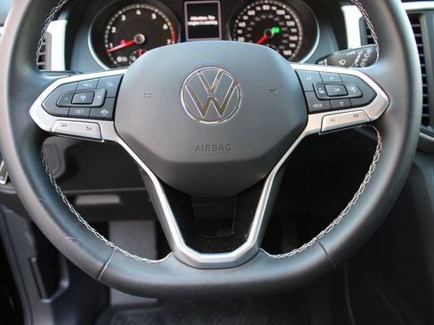 Used 2021 Volkswagen Atlas SE image 12