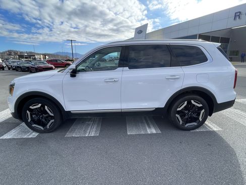 Used 2024 Kia Telluride S image 8