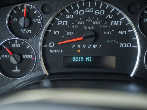 Used 2024 GMC Savana 2500 w/ Driver Convenience Package RWD image 34