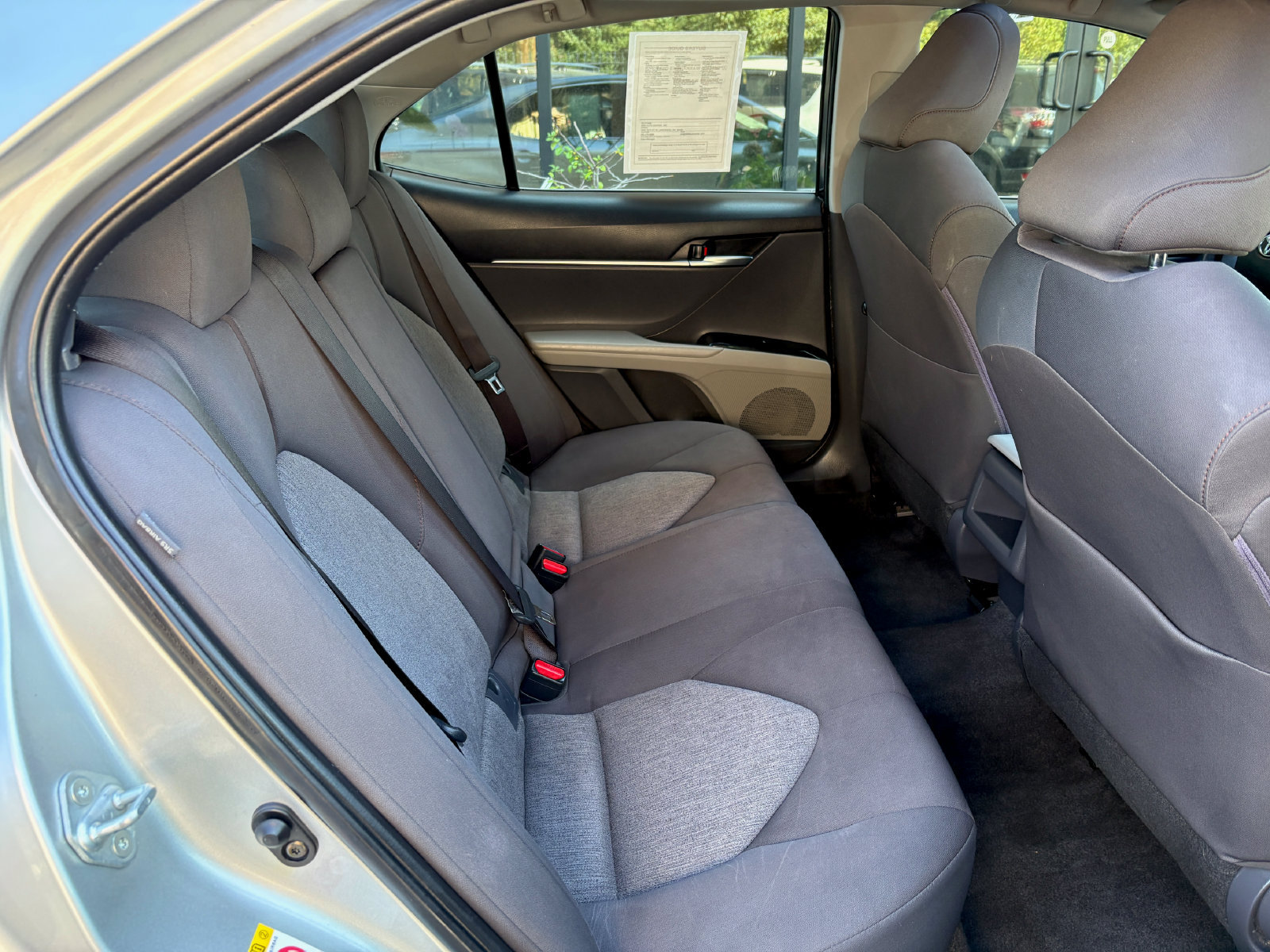 Used 2018 Toyota Camry LE w/ Moonroof Package FWD image 19