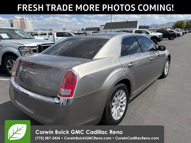 Used 2014 Chrysler 300 RWD image 5