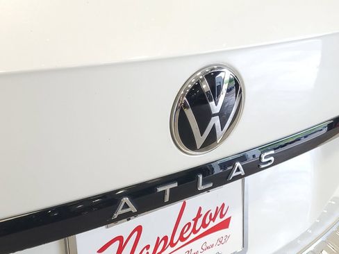 Used 2023 Volkswagen Atlas SEL R-Line AWD/4WD image 7