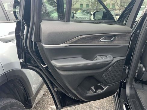 Certified 2023 Jeep Grand Cherokee Limited image 14