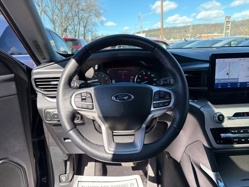 Used 2022 Ford Explorer XLT w/ Equipment Group 202A image 24