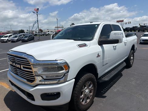 Used 2023 RAM 2500 Laramie AWD/4WD image 2