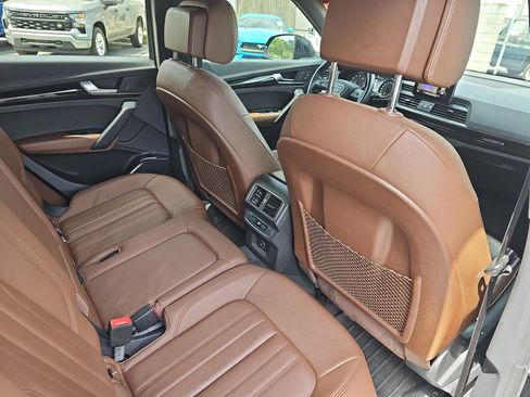 Used 2019 Audi Q5 2.0T Premium w/ Convenience Package image 10