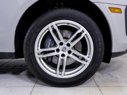 Certified 2026 Porsche Macan AWD/4WD image 21