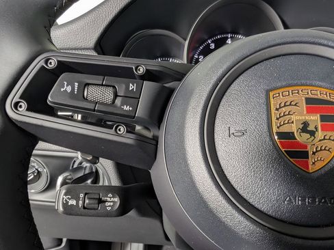 New 2026 Porsche Macan image 35