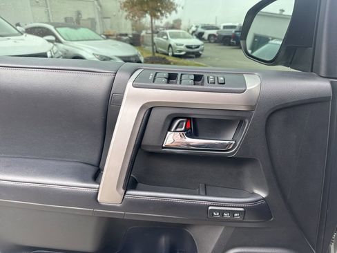 Used 2017 Toyota 4Runner Limited image 11